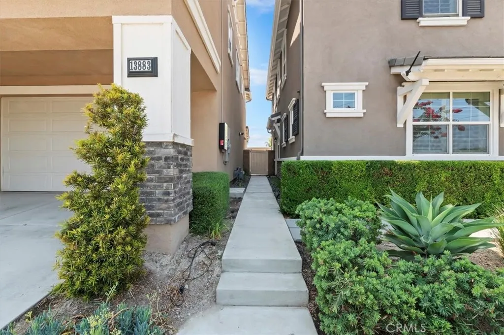 13893 La Pradera Way, Eastvale, California 92880 home-pic-3