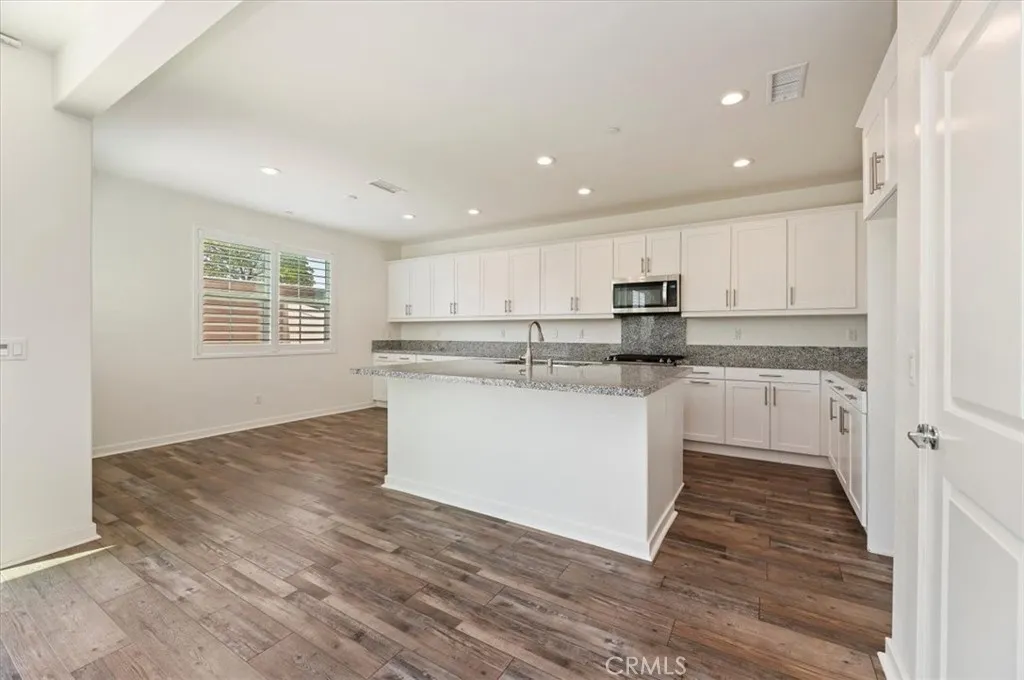 13893 La Pradera Way, Eastvale, California 92880 home-pic-9