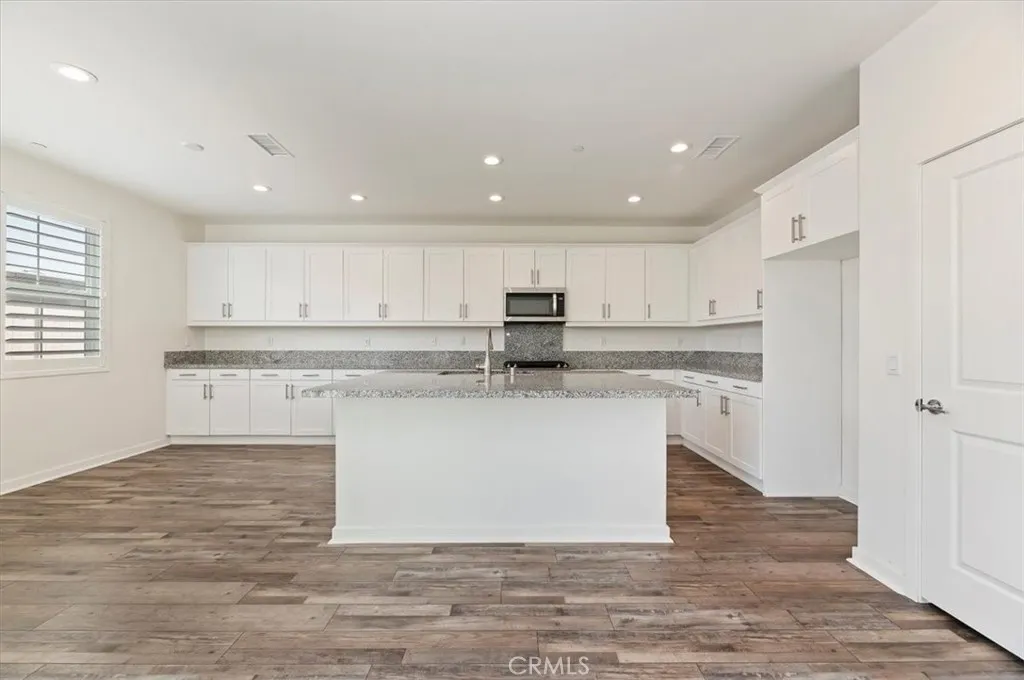 13893 La Pradera Way, Eastvale, California 92880 home-pic-10