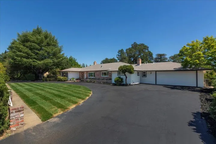 190 W San Martin Avenue, San Martin, California 95046