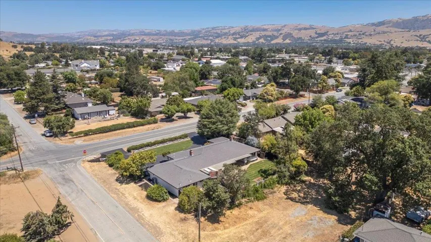 190 W San Martin Avenue, San Martin, California 95046