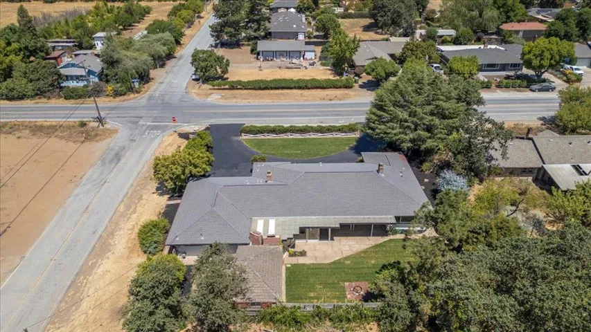190 W San Martin Avenue, San Martin, California 95046