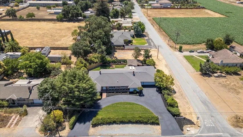 190 W San Martin Avenue, San Martin, California 95046