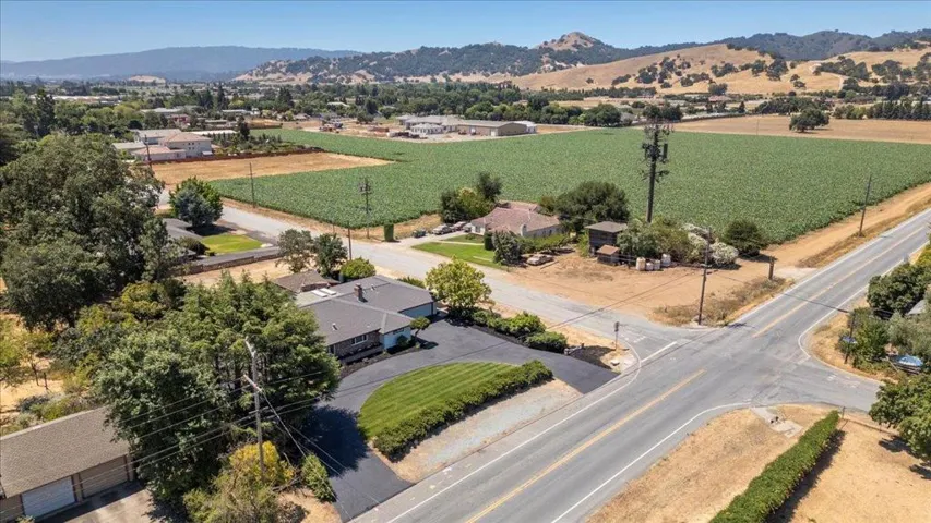 190 W San Martin Avenue, San Martin, California 95046