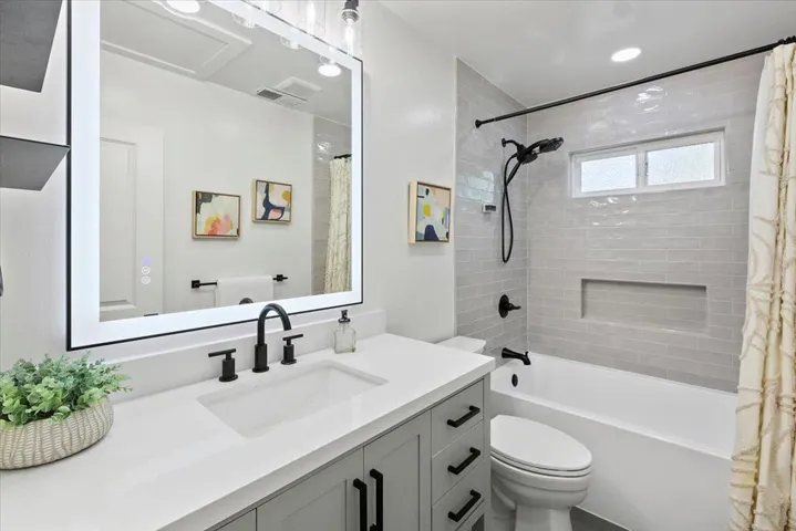 190 W San Martin Avenue, San Martin, California 95046