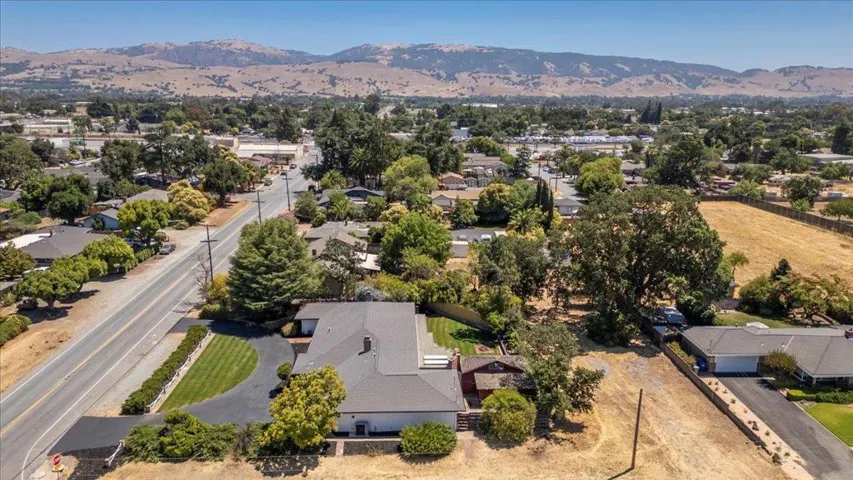 190 W San Martin Avenue, San Martin, California 95046