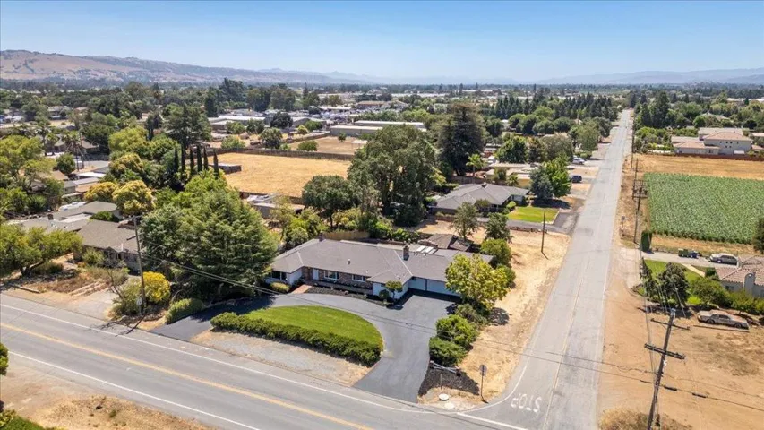 190 W San Martin Avenue, San Martin, California 95046