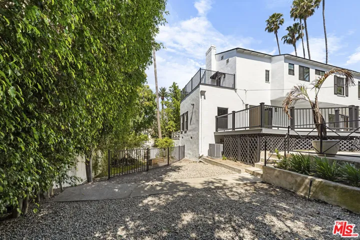 1722 N Vista Street, Los Angeles, California 90046
