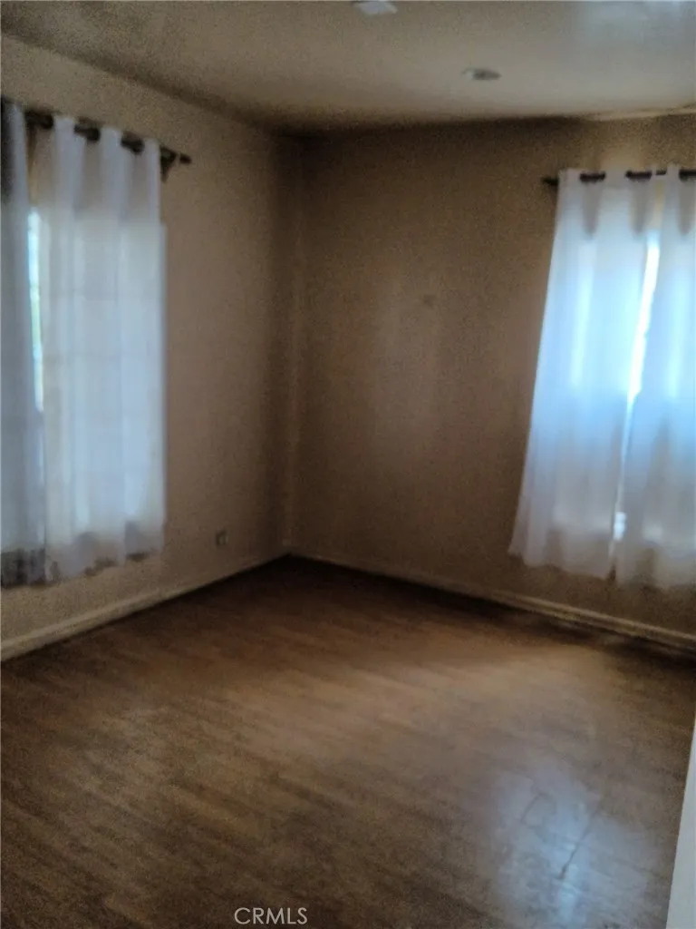 860 W 43rd Place, Los Angeles, California 90037 home-pic-9