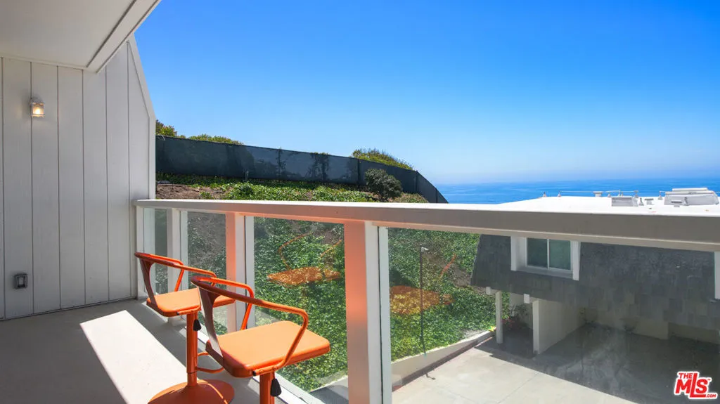 11964 Whalers Lane, Malibu, California 90265 home-pic-4