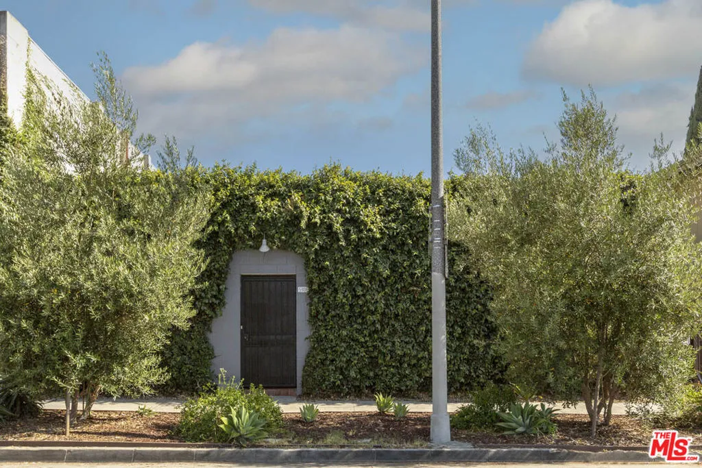 5908 Barton Avenue, Los Angeles, California 90038 — photo 5
