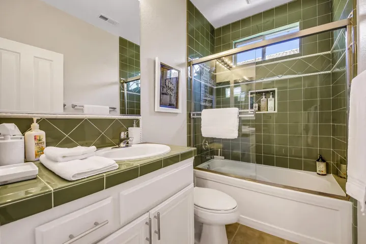 26 BATHROOM MLS