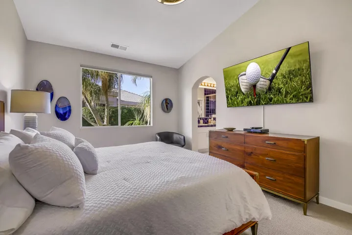 20 MASTER BED MLS