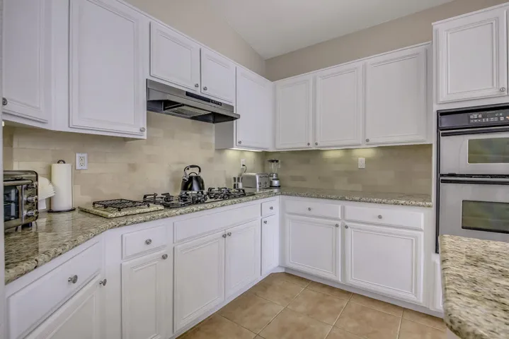 16 KITCHEN MLS