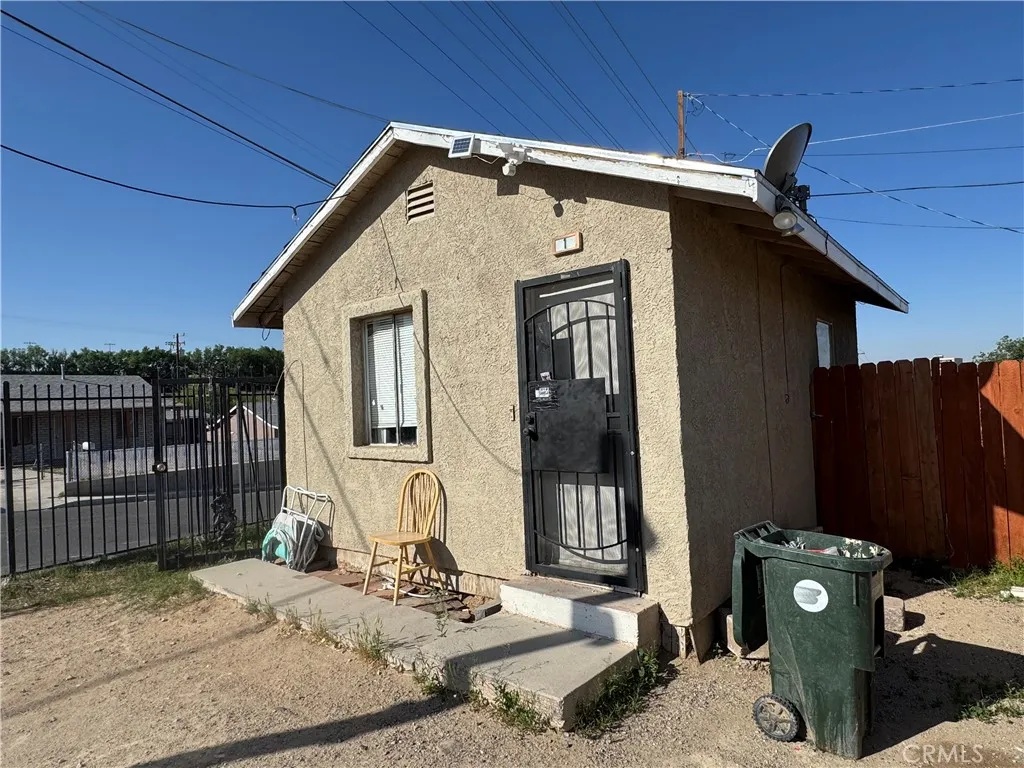 401 W Fredricks Street, Barstow, California 92311 home-pic-6
