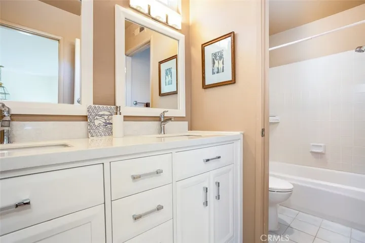 upstairs guest bathroom