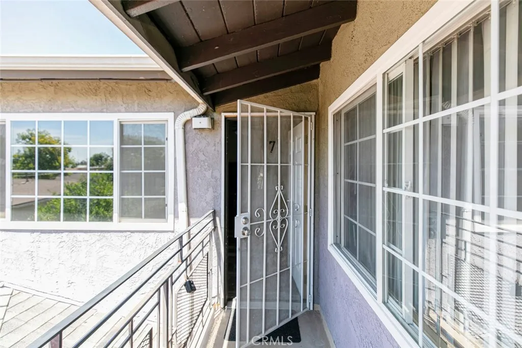 6923 Ben Avenue, North Hollywood, California 91605 home-pic-27