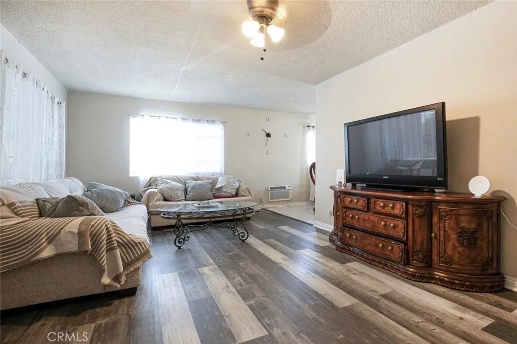 6923 Ben Avenue, North Hollywood, California 91605 home-pic-29