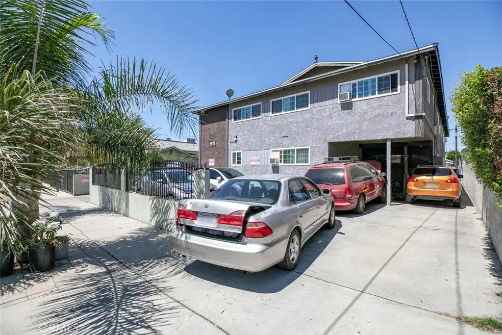 6923 Ben Avenue, North Hollywood, California 91605 home-pic-13