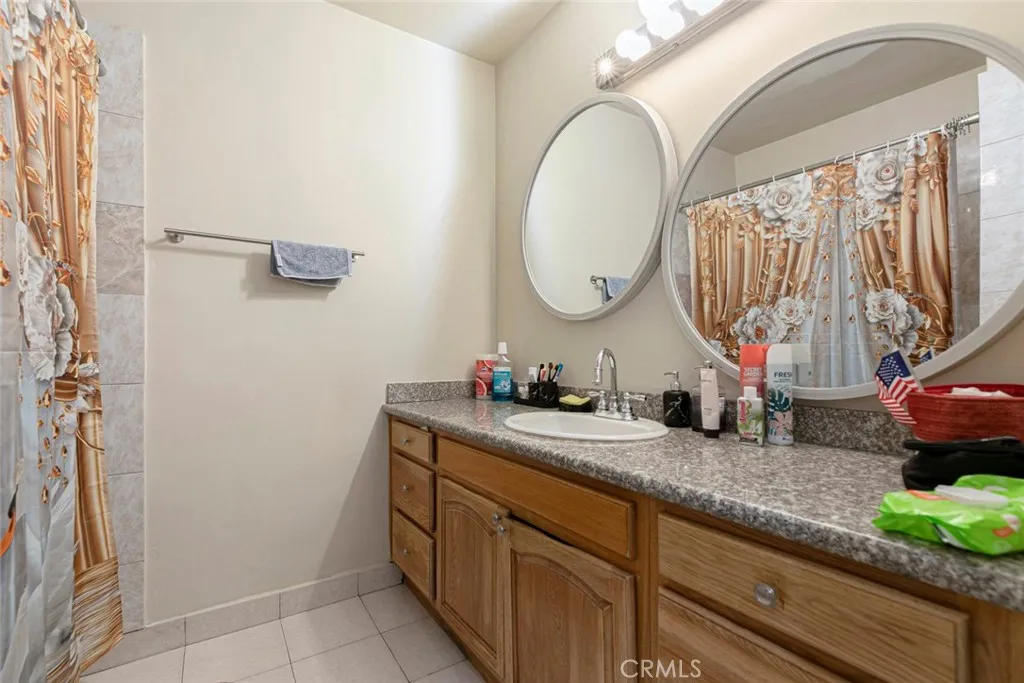6923 Ben Avenue, North Hollywood, California 91605 home-pic-34