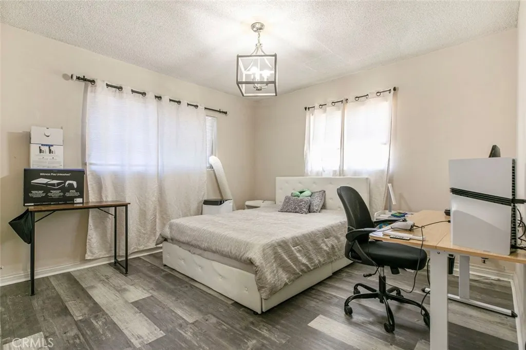 6923 Ben Avenue, North Hollywood, California 91605 home-pic-37