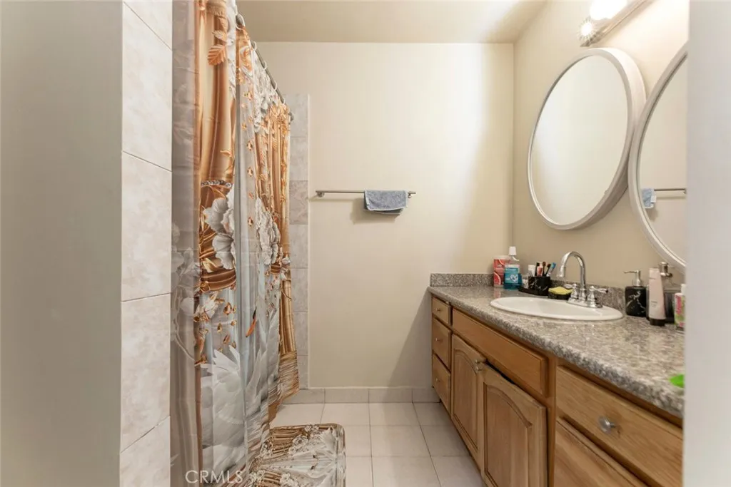 6923 Ben Avenue, North Hollywood, California 91605 home-pic-35