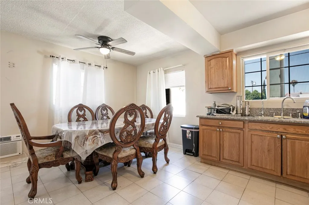 6923 Ben Avenue, North Hollywood, California 91605 home-pic-42