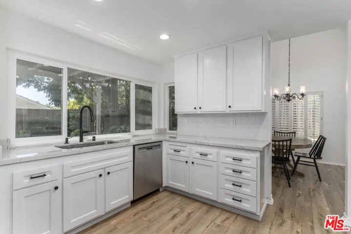 212 Cedar Heights Drive, Thousand Oaks, California 91360