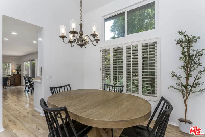 212 Cedar Heights Drive, Thousand Oaks, California 91360