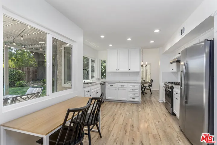 212 Cedar Heights Drive, Thousand Oaks, California 91360