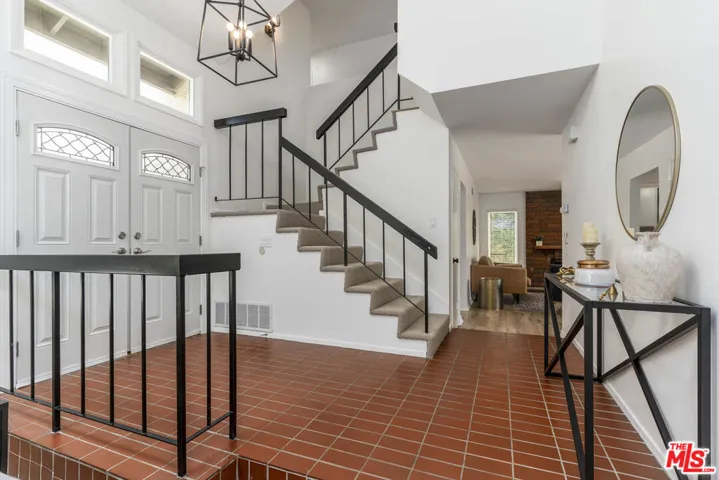 212 Cedar Heights Drive, Thousand Oaks, California 91360