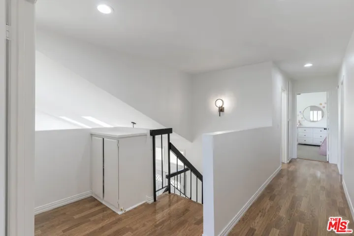 212 Cedar Heights Drive, Thousand Oaks, California 91360