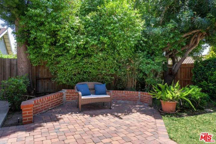 212 Cedar Heights Drive, Thousand Oaks, California 91360