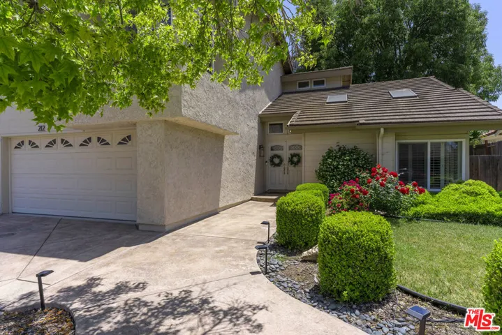 212 Cedar Heights Drive, Thousand Oaks, California 91360