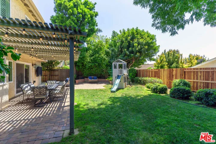 212 Cedar Heights Drive, Thousand Oaks, California 91360
