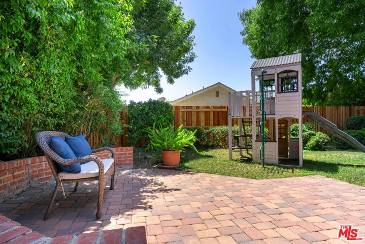 212 Cedar Heights Drive, Thousand Oaks, California 91360