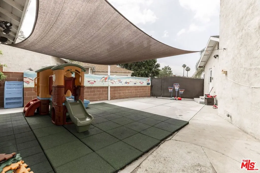 12643 Elkwood Street, North Hollywood, California 91605 home-pic-59