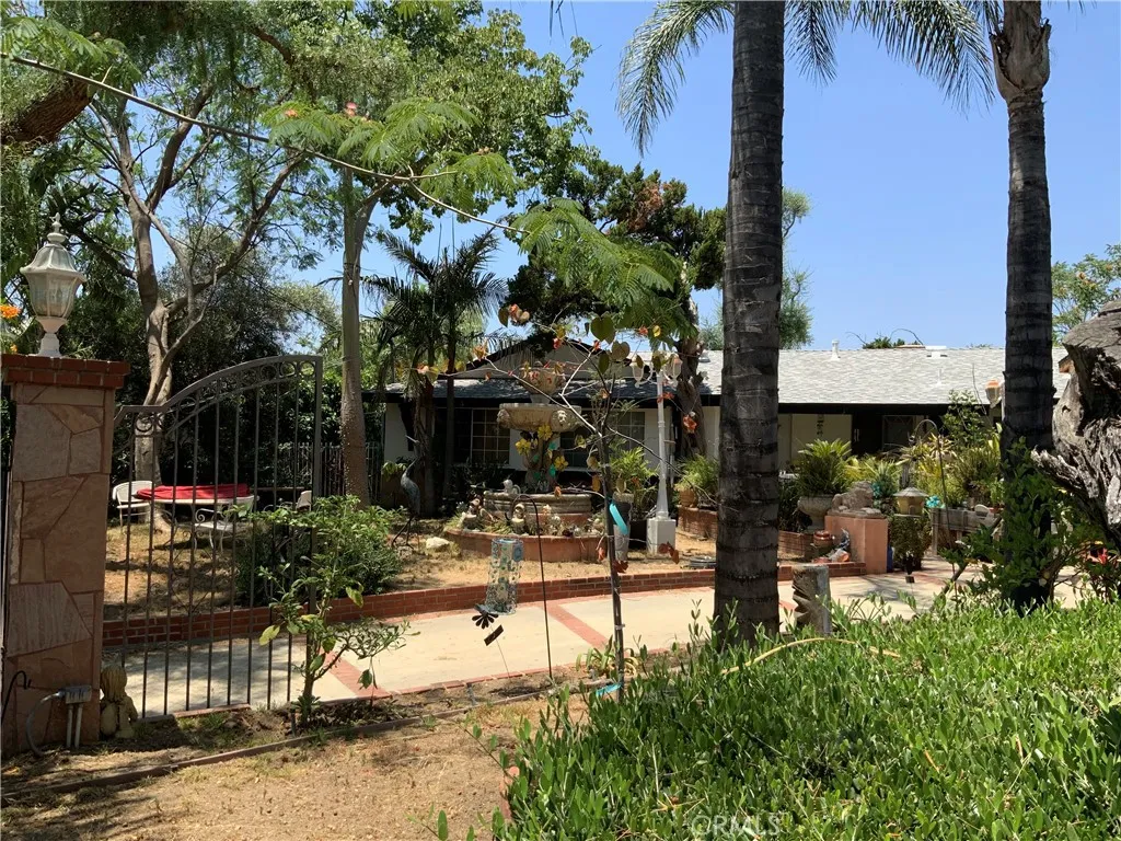 14401 Lakeside Street, Sylmar, California 91342 home-pic-1