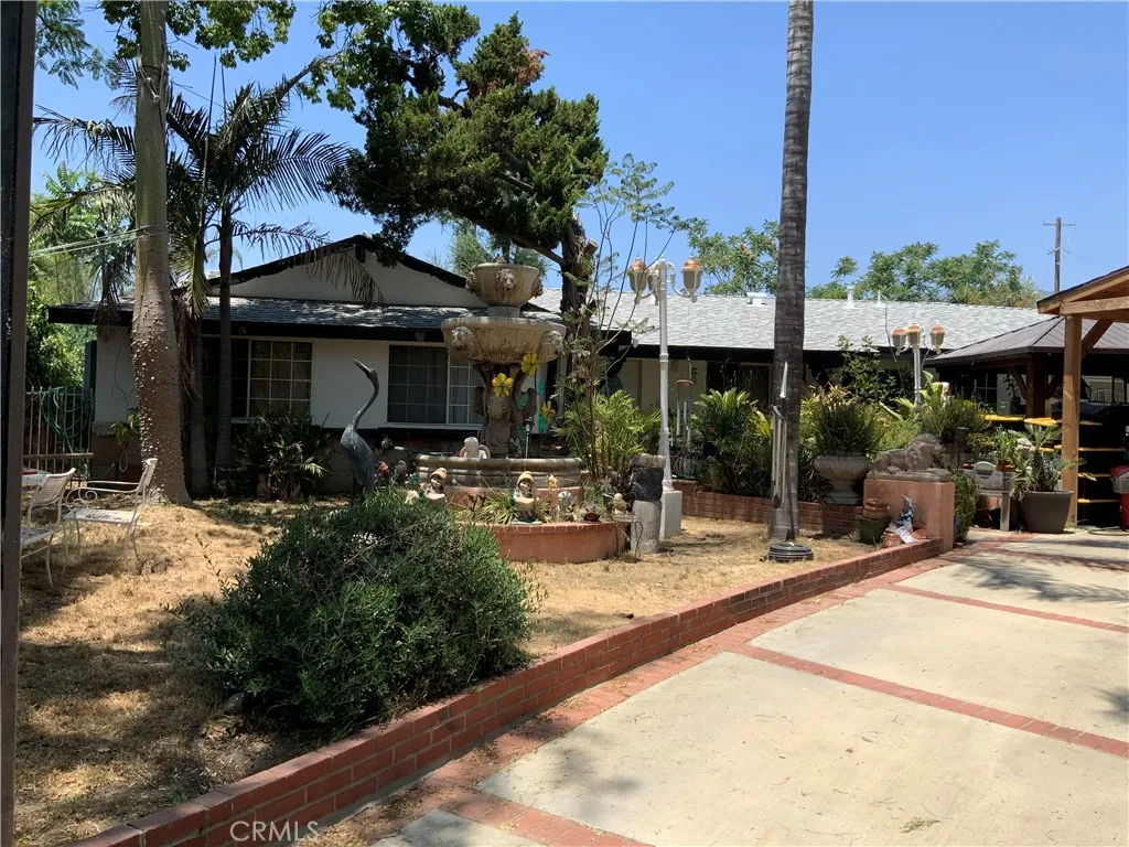 14401 Lakeside Street, Sylmar, California 91342, 3 Bedrooms Bedrooms, ,2 BathroomsBathrooms,Residential,For Sale,Lakeside,SR25159062