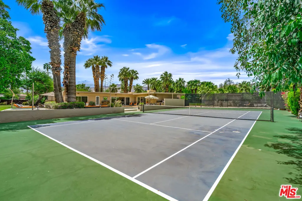 Tennis court