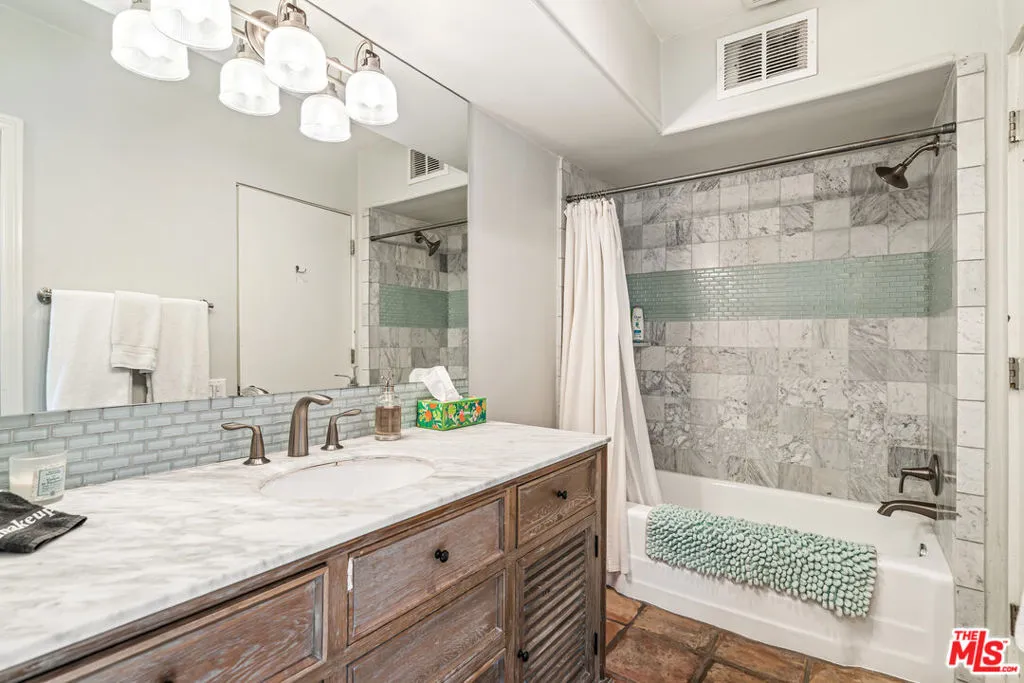 2nd bedroom bath