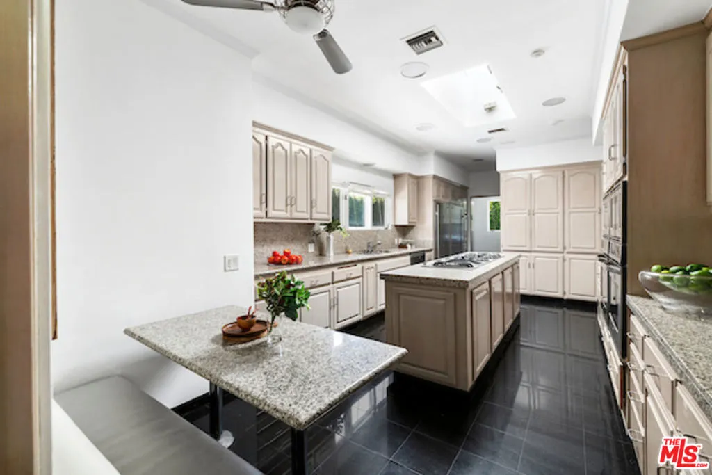 716 N Beverly Drive, Beverly Hills, California 90210 home-pic-16