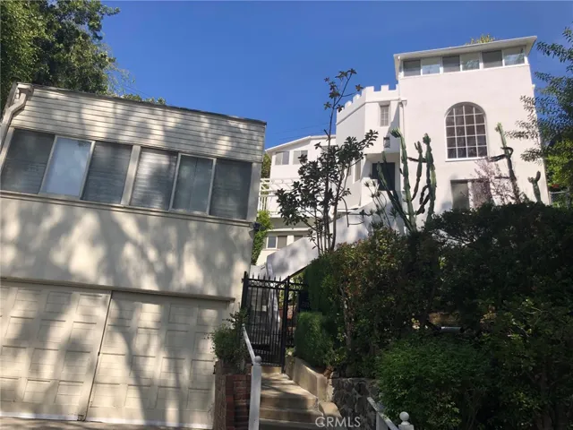 5924 Graciosa Drive, Los Angeles, California 90068, 4 Bedrooms Bedrooms, ,4 BathroomsBathrooms,Residential,For Sale,Graciosa,SR25158717