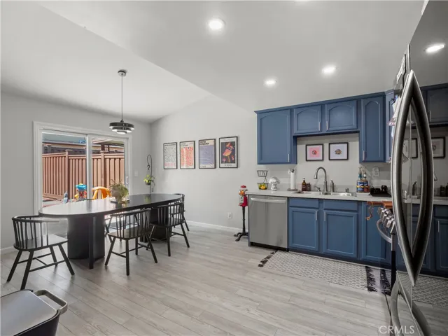 kitchen & dining room