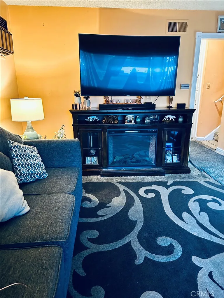 40 Camelback Avenue S 46, Carson, California 90745 home-pic-4