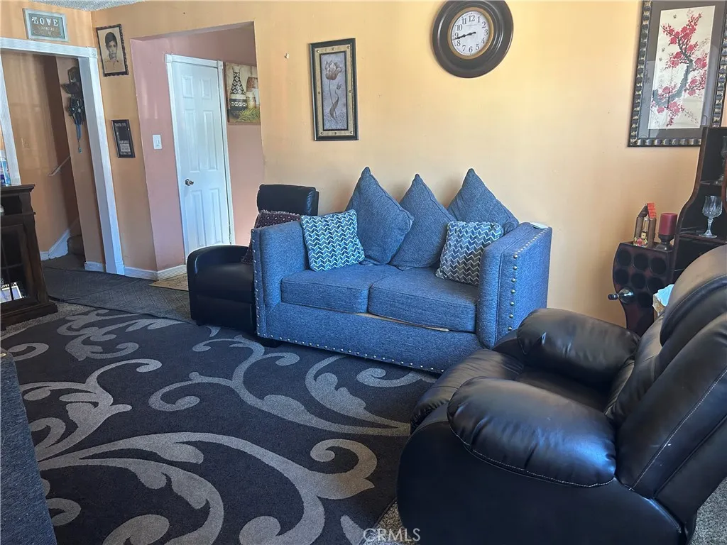 40 Camelback Avenue S 46, Carson, California 90745 home-pic-2