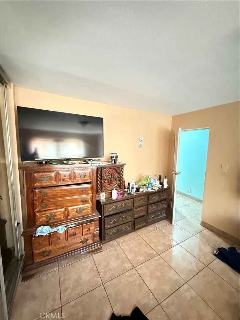 210 S Howard Street, Corona, California 92879 home-pic-11