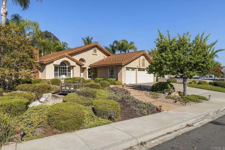 14001 Saddlewood Drive, Poway, California 92064