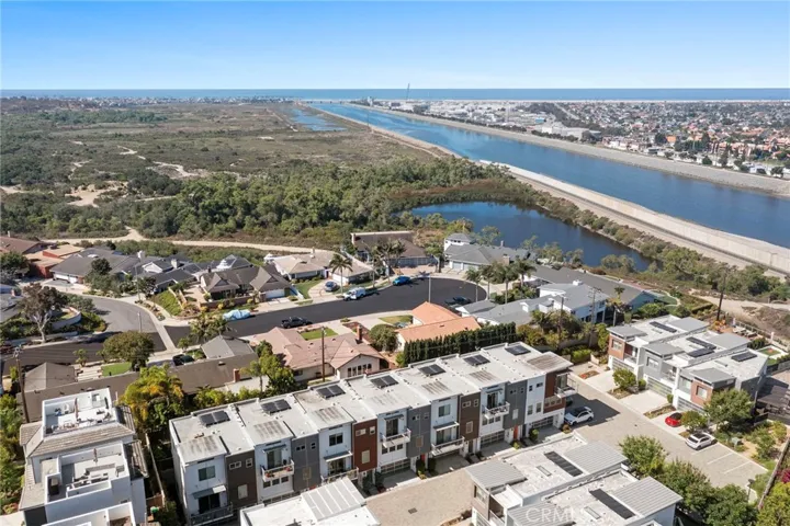 Walk to shops, coffee, grocery stores, trails, parks and more!