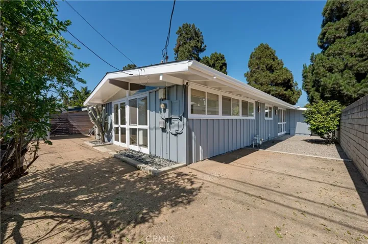 3033 Volk Avenue, Long Beach, California 90808